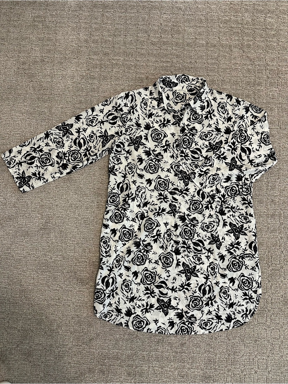 Moda Pisa Black and White Floral Button-Down Women’s Cover-up